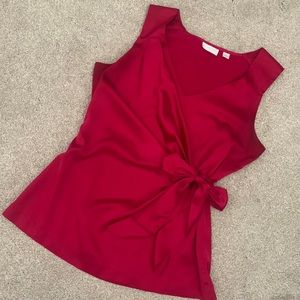 Absolutely gorgeous fuschia NY&Co wrap/tie waist top